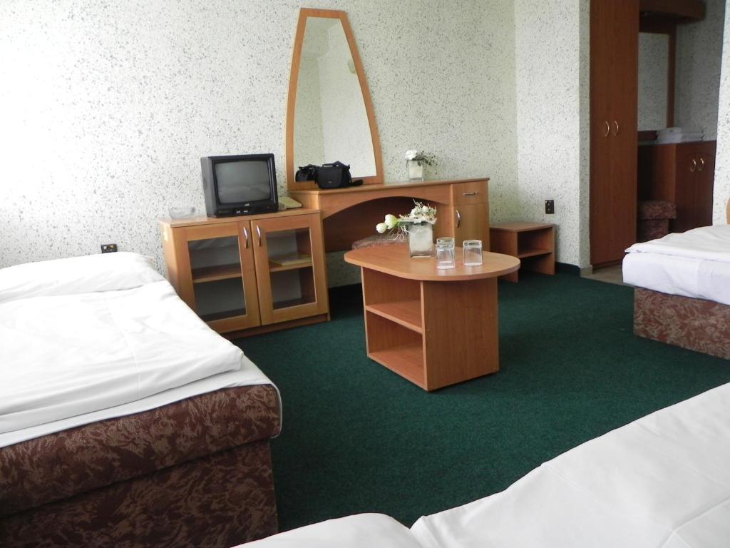 Garni Hotel Junior Bratislava Room photo