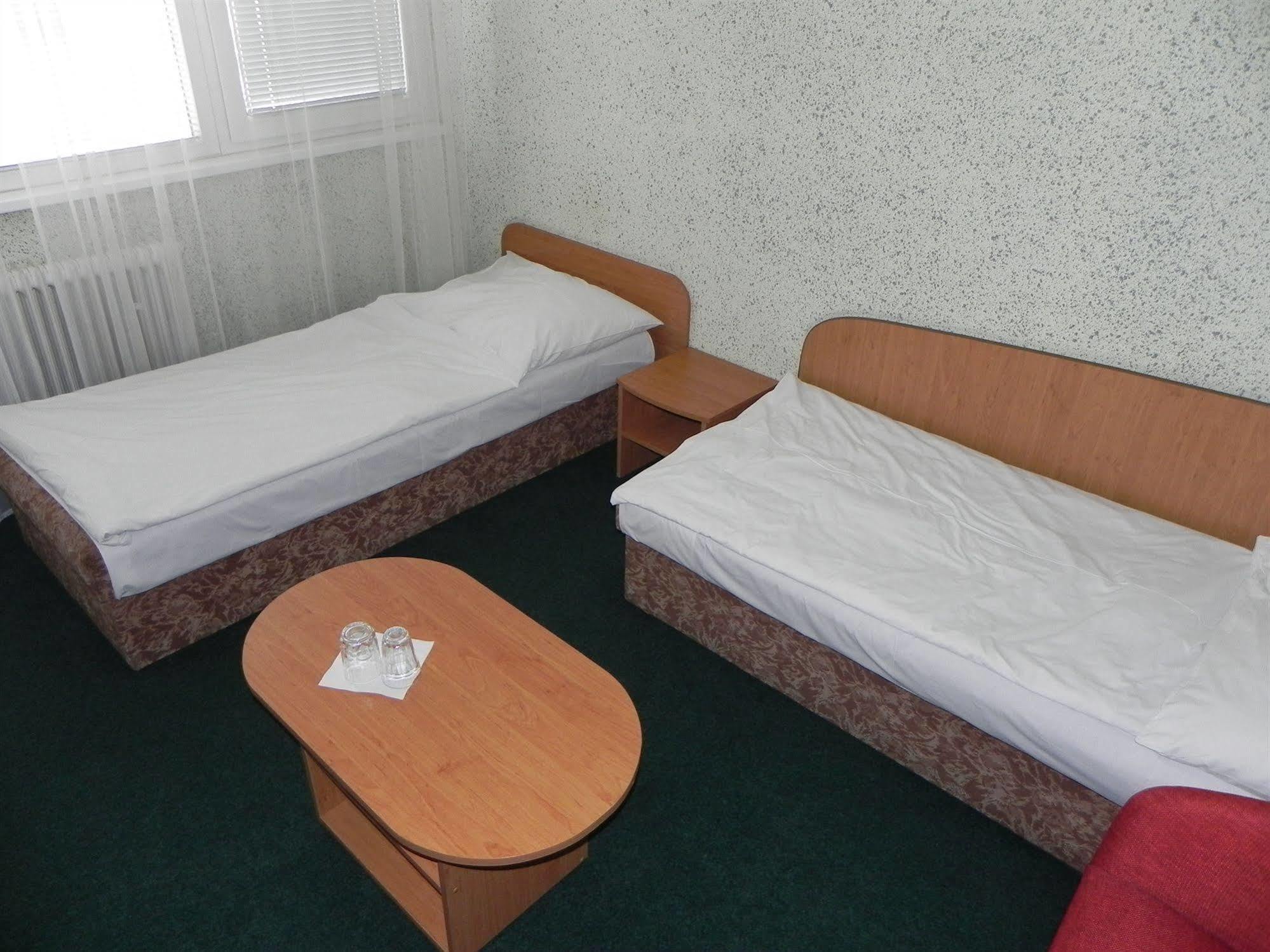 Garni Hotel Junior Bratislava Exterior photo