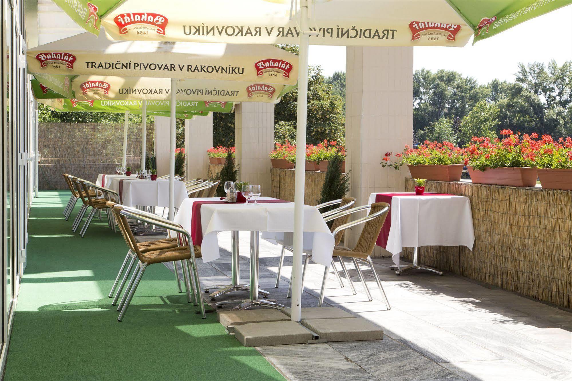 Garni Hotel Junior Bratislava Exterior photo