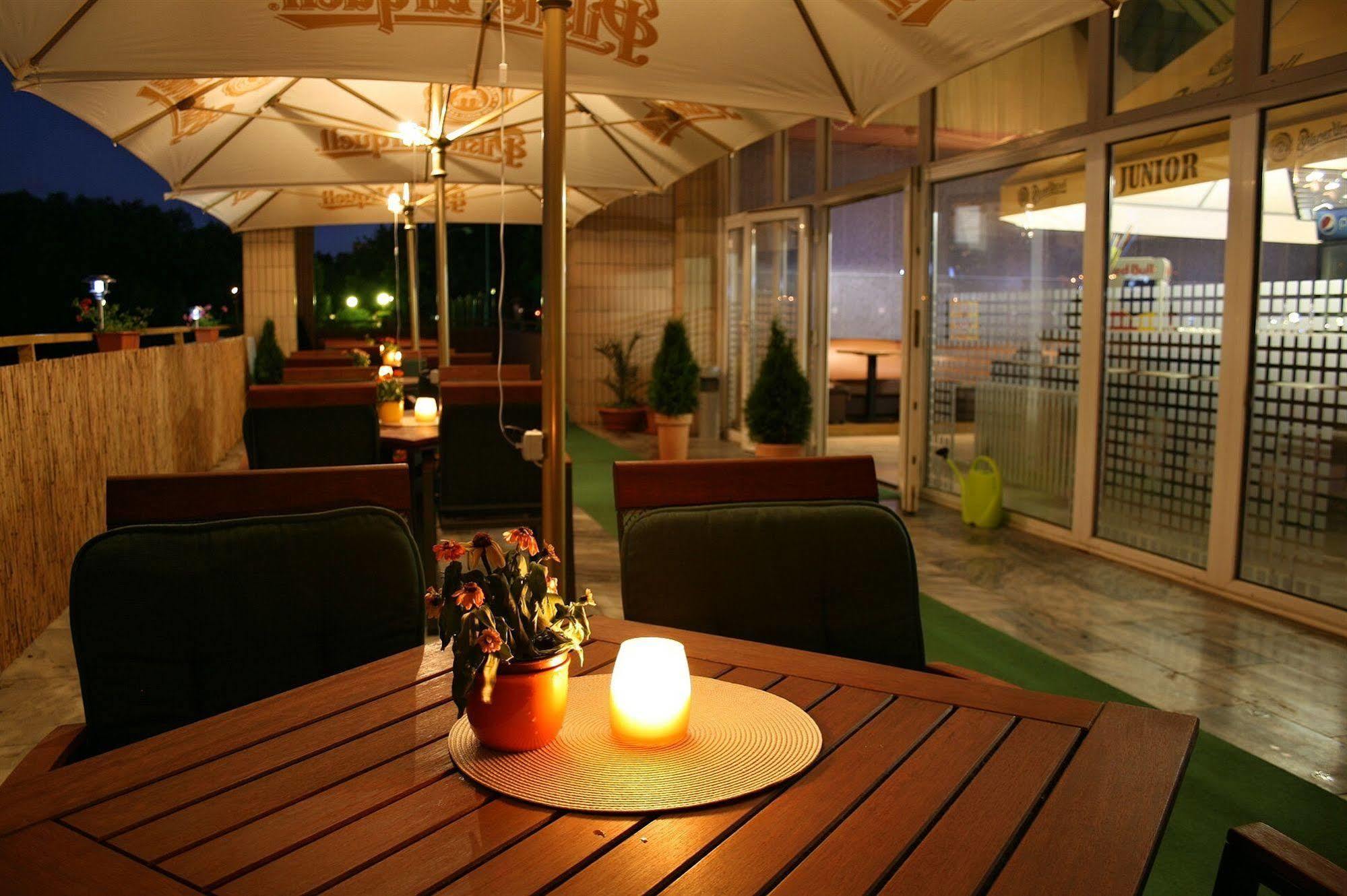 Garni Hotel Junior Bratislava Exterior photo