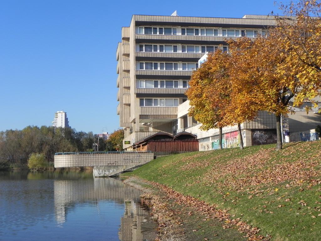 Garni Hotel Junior Bratislava Exterior photo